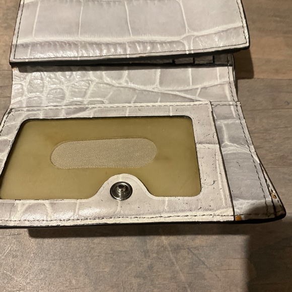 TUMI Croc Embossed Leather Trifold Wallet Ivory Bone Card Organizer ID Holder - Picture 5 of 6